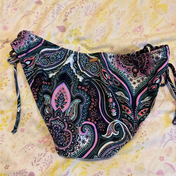 4/$25 Raisens Black and Pink Paisley Bikini Bottom sz M - Picture 4 of 4